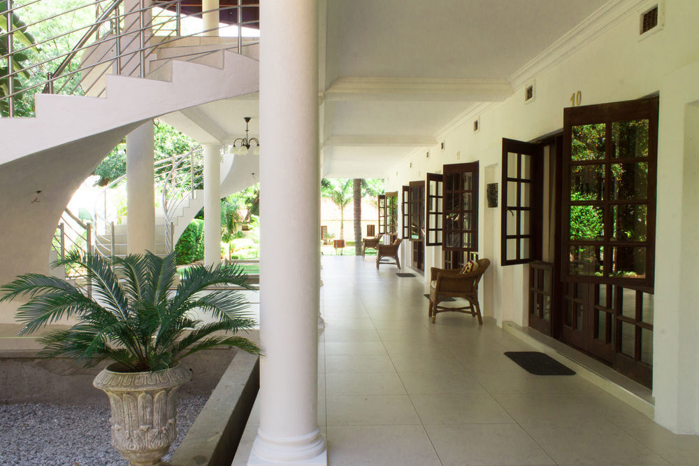 Motsamai Guest Lodge Bulawayo Extérieur photo